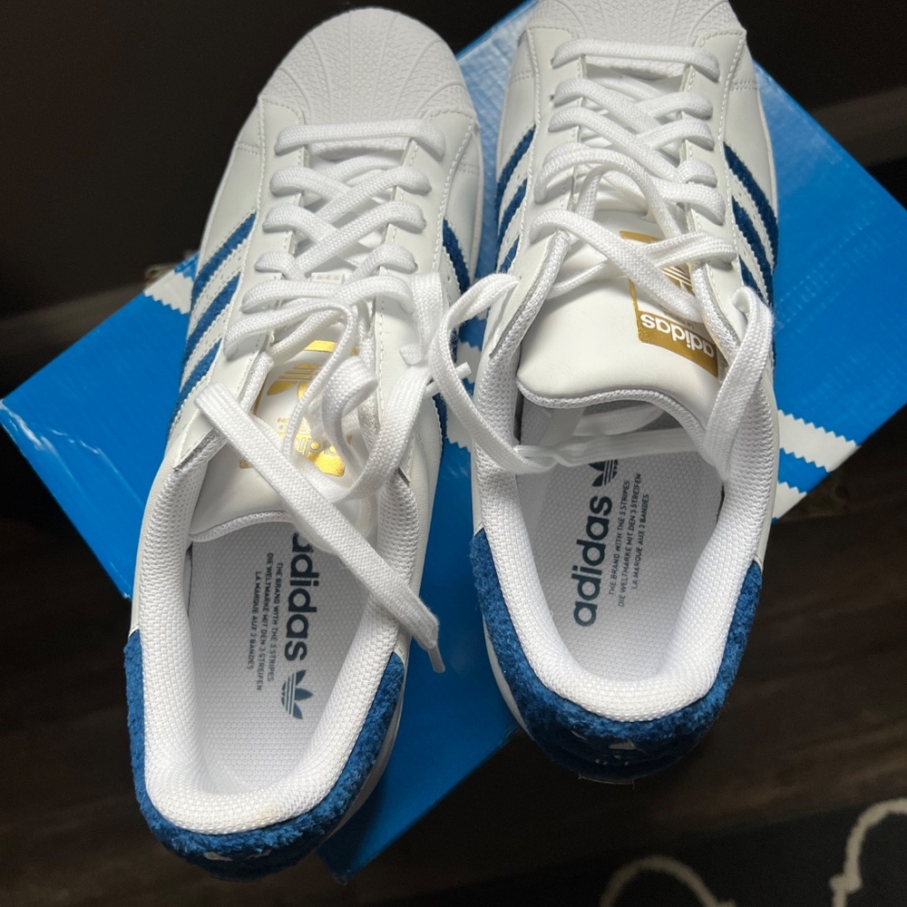 Mens Adidas Superstar size 11 White with Blue - Picture 5 of 10